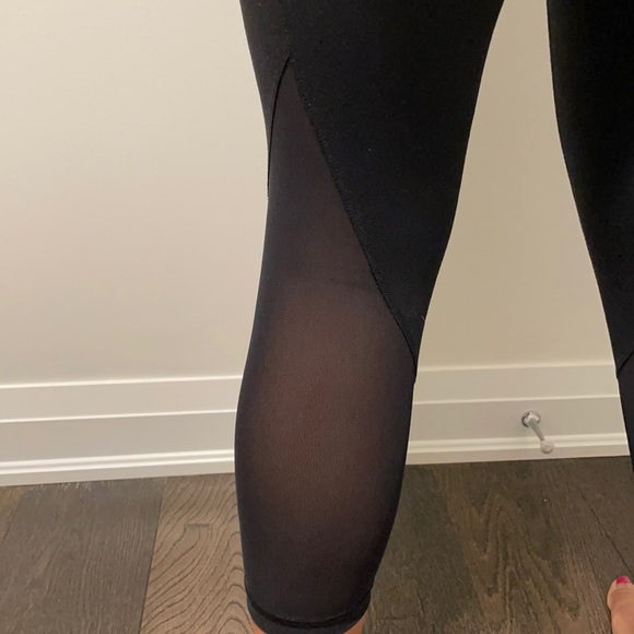 ZELLA | EUC Black Cropped mesh high waist leggings - Picture 3 of 4